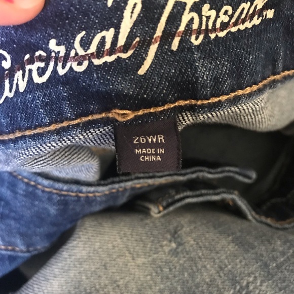 Universal Thread Boyfriend Crop Jeans - Picture 6 of 7